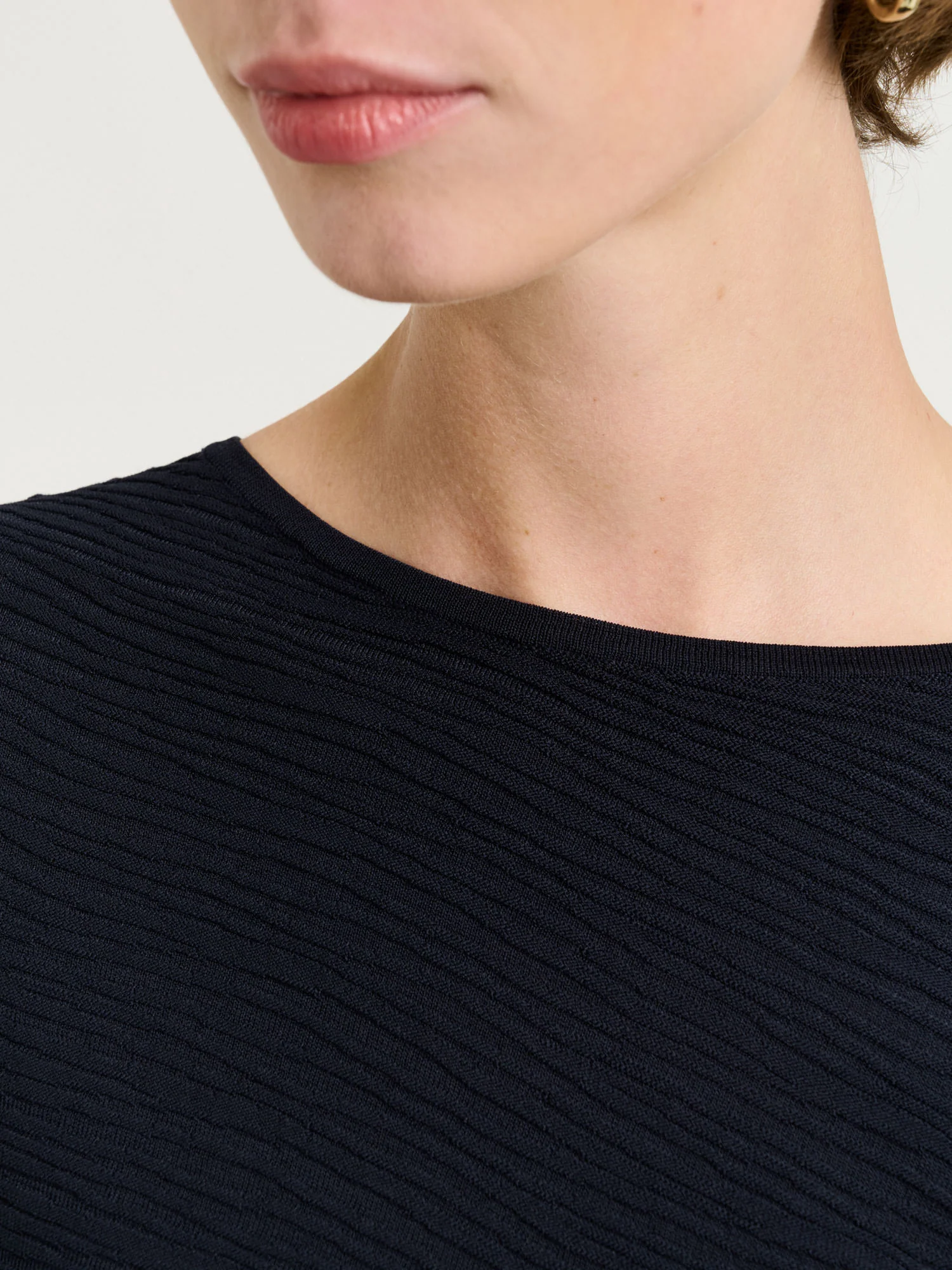 Asymmetric Wavy Ottoman Knit - Image 8
