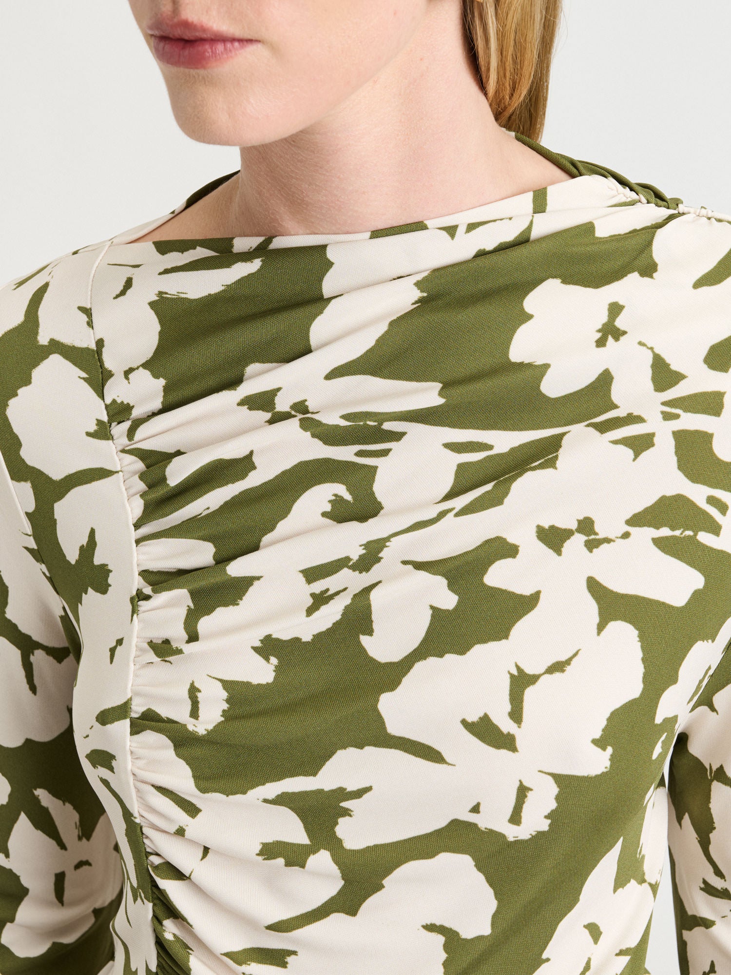 Etched Floral Drapey Jersey Crepe Top - Image 3