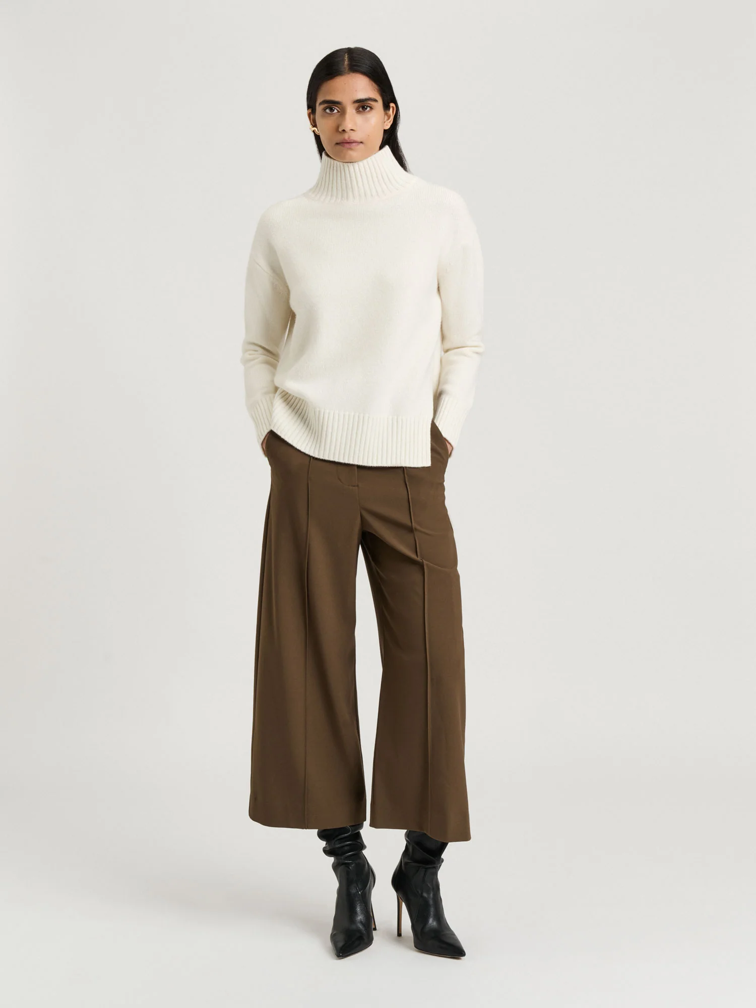 Twill Suiting Cropped Pant